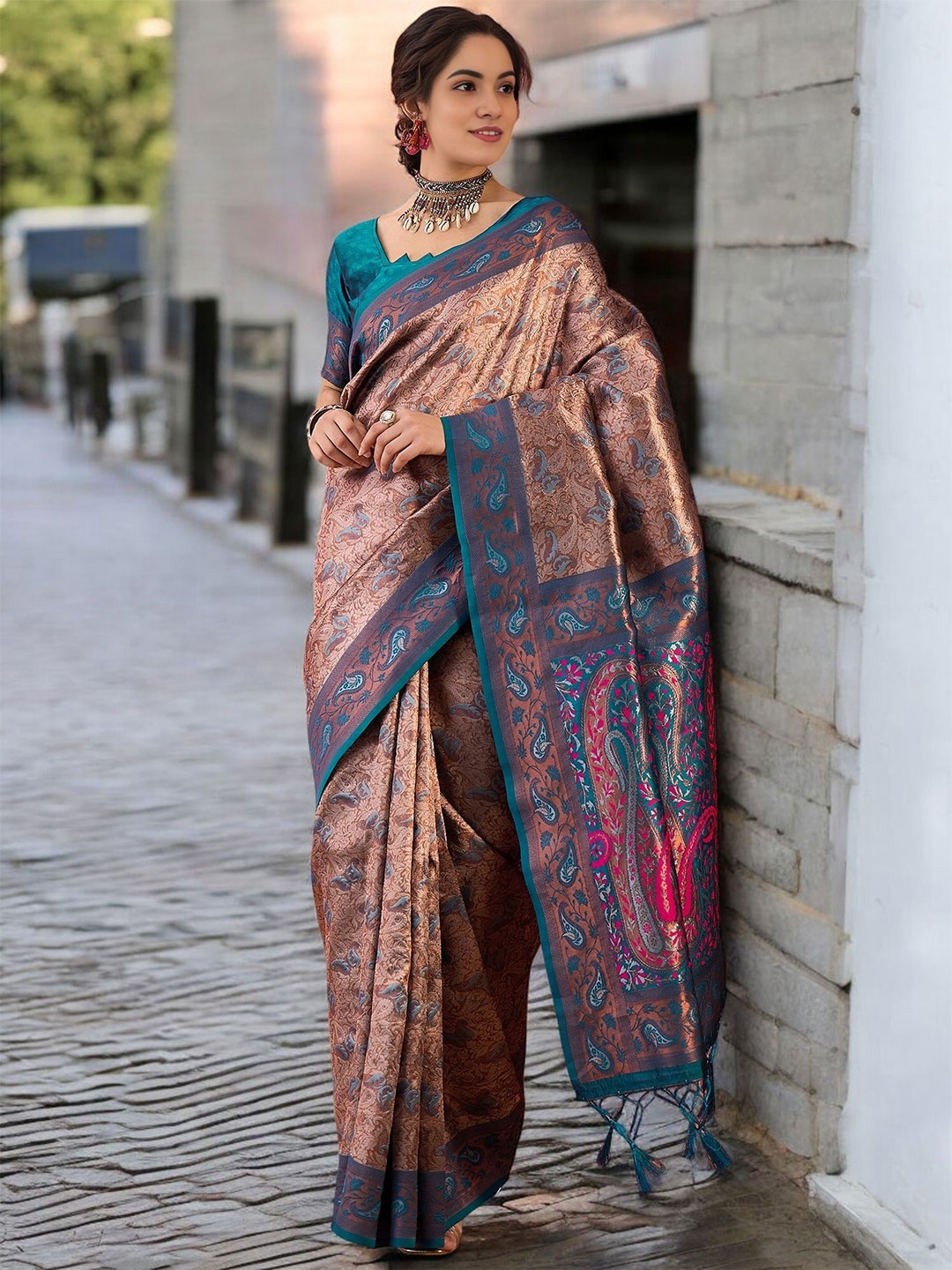 

Mitera Woven Design Zari Silk Blend Banarasi Saree, Teal