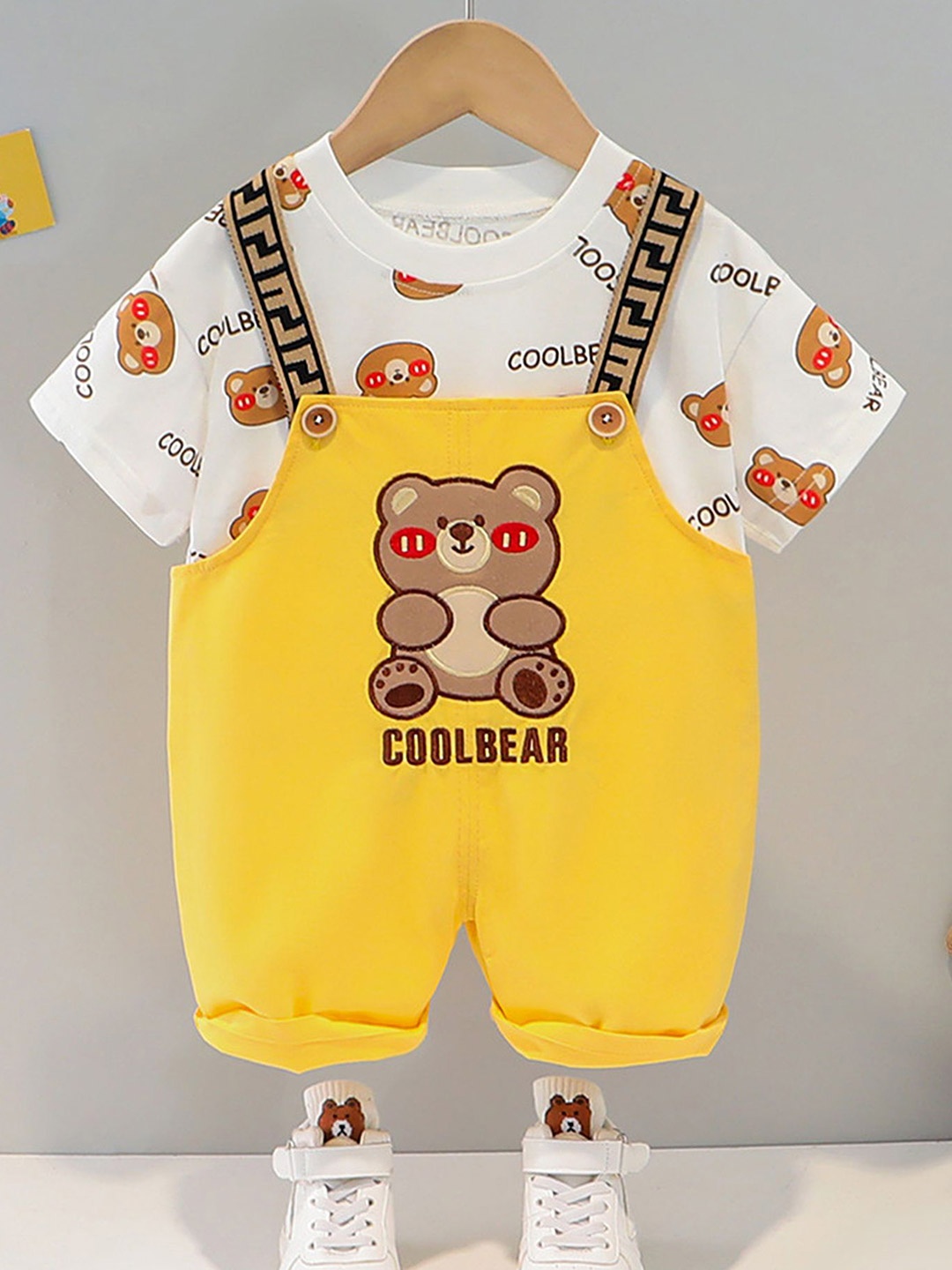 

LULU & SKY Printed T-shirt With Dungaree, Yellow