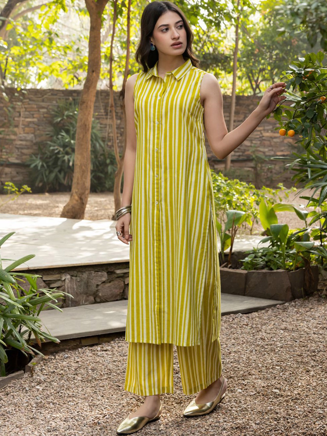 

FIORRA Women Striped Regular Pure Cotton Kurta with Trousers, Yellow