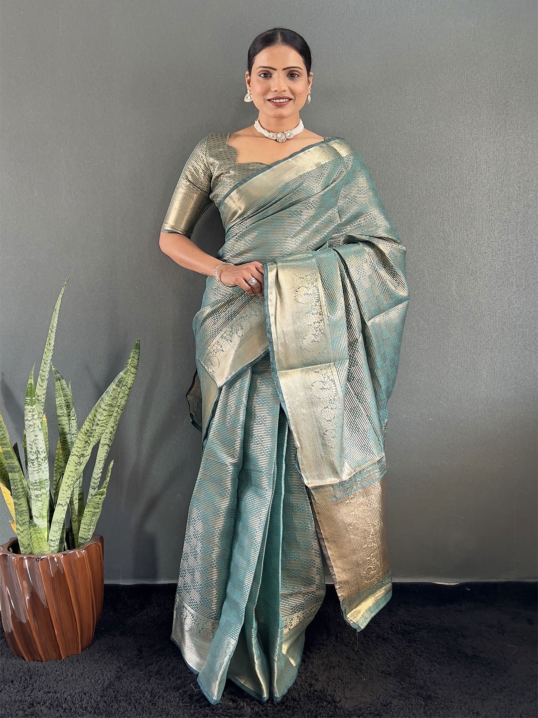 

LADY SHOPI Woven Design Zari Tissue Saree, Teal