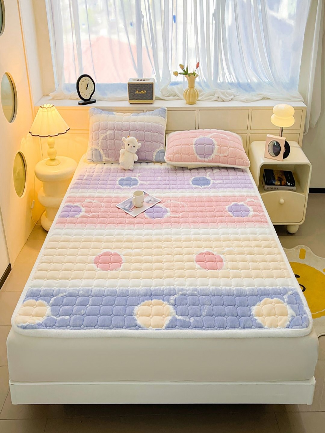 

JC HOME Yellow & Blue Geometric 150 TC King Bedsheet with 2 Pillow Covers