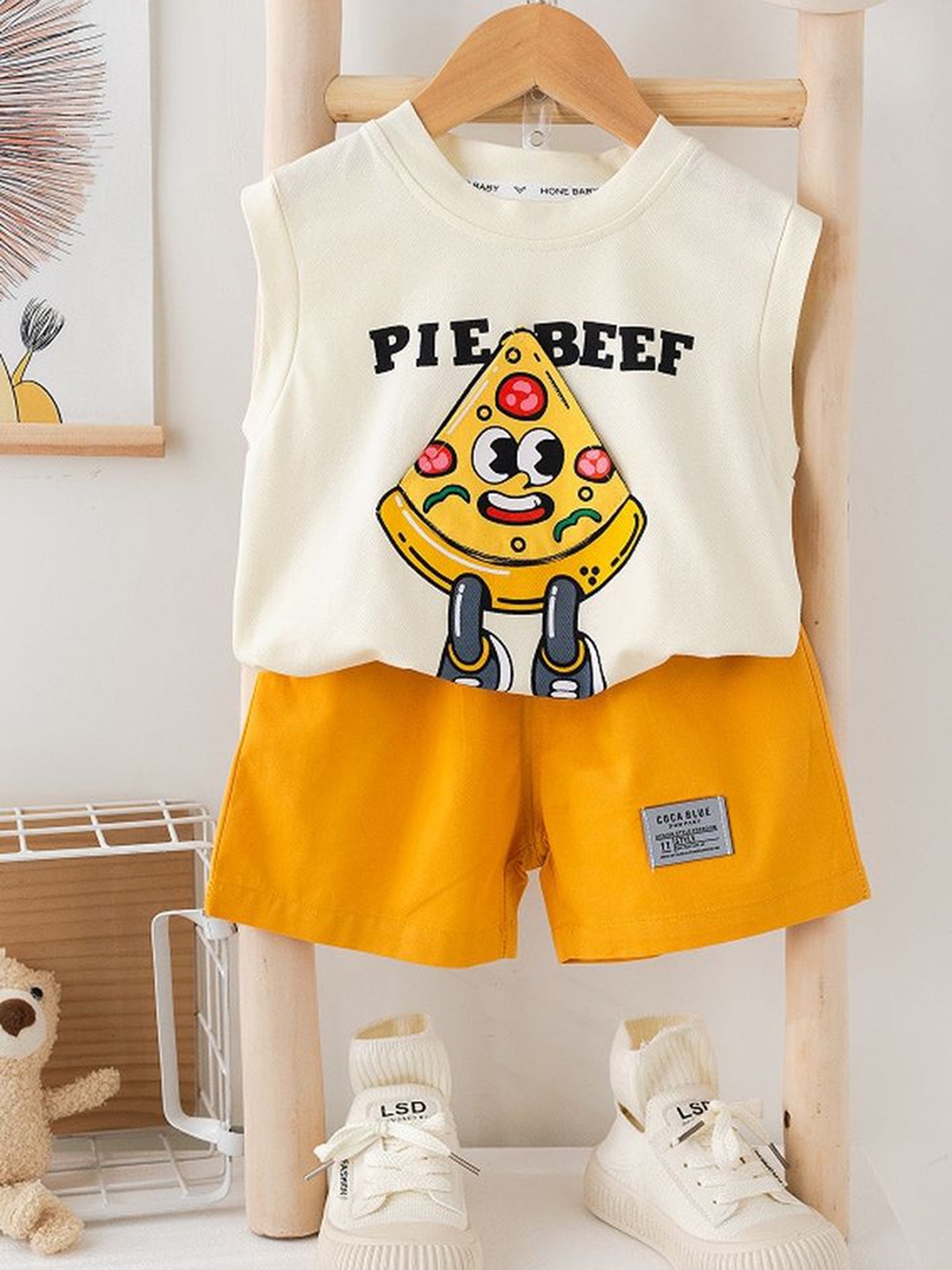 

LULU & SKY Unisex Kids Printed T-shirt, Yellow