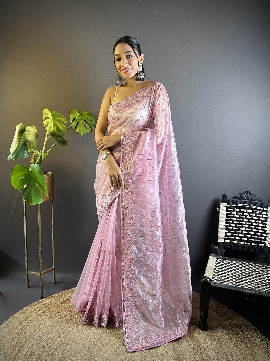 

LeeliPeeri Designer Embellished Embroidered Net Saree, Pink