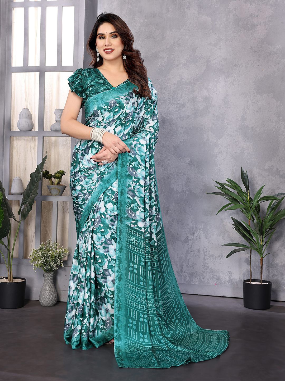 

Moda Rapido Floral Silk Blend Saree, Green