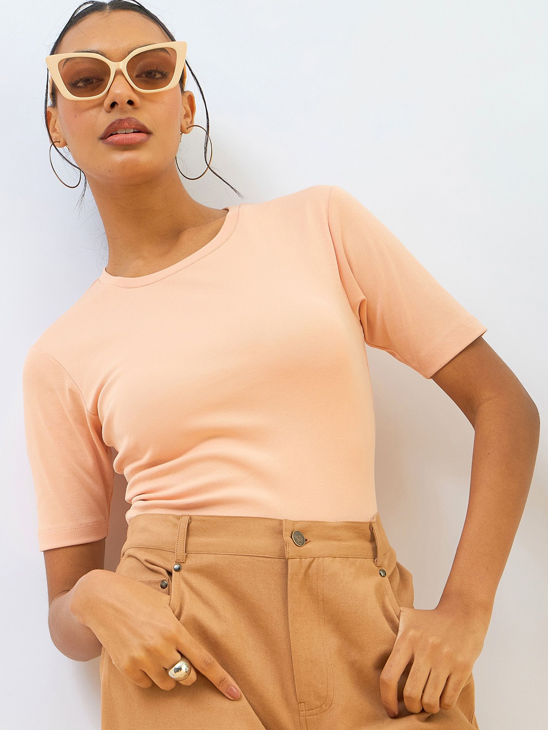 

SASSAFRAS BASICS Women Slim Fit T-shirt, Peach