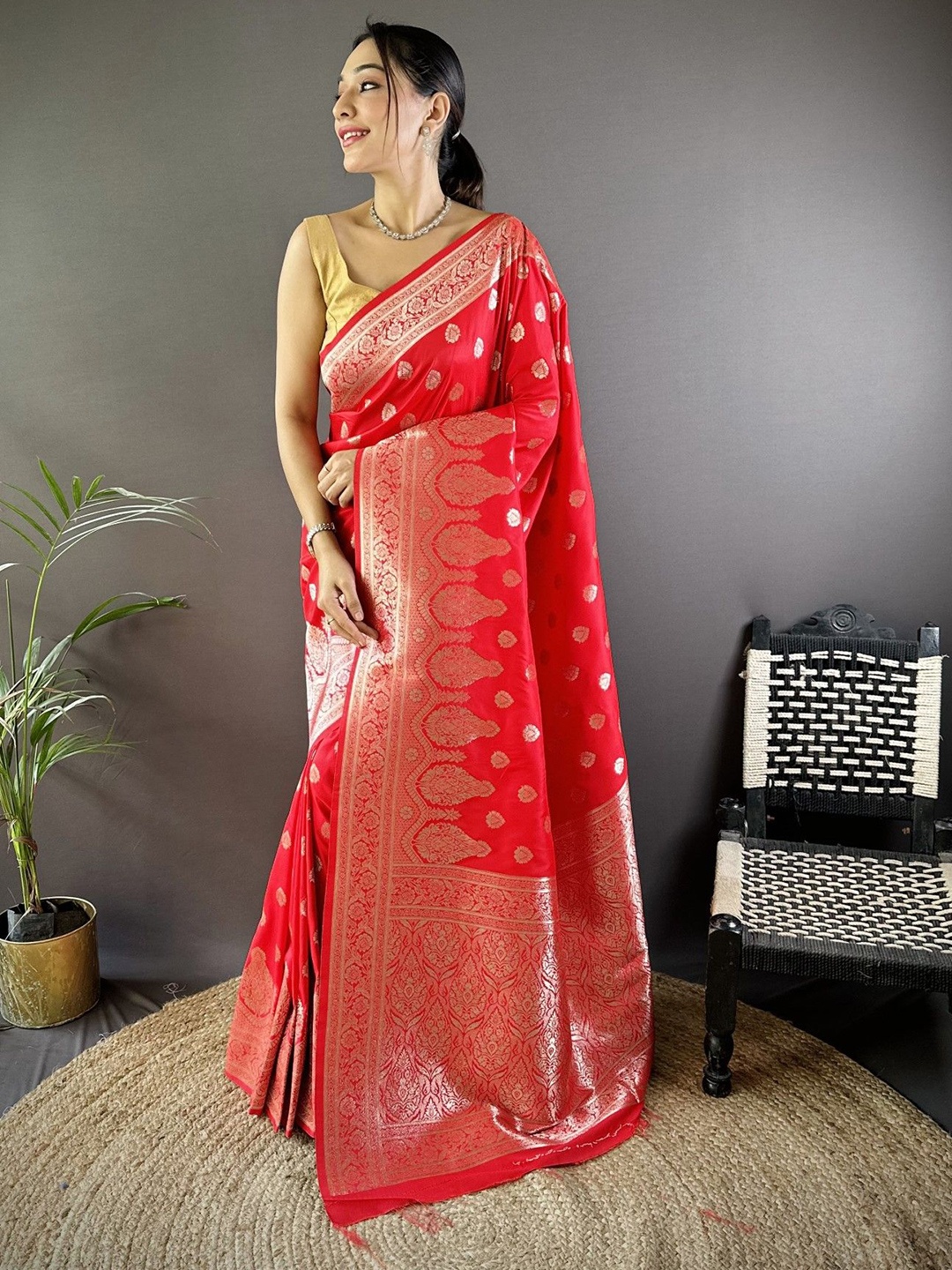 

LeeliPeeri Designer Woven Design Zari Silk Blend Banarasi Saree, Red