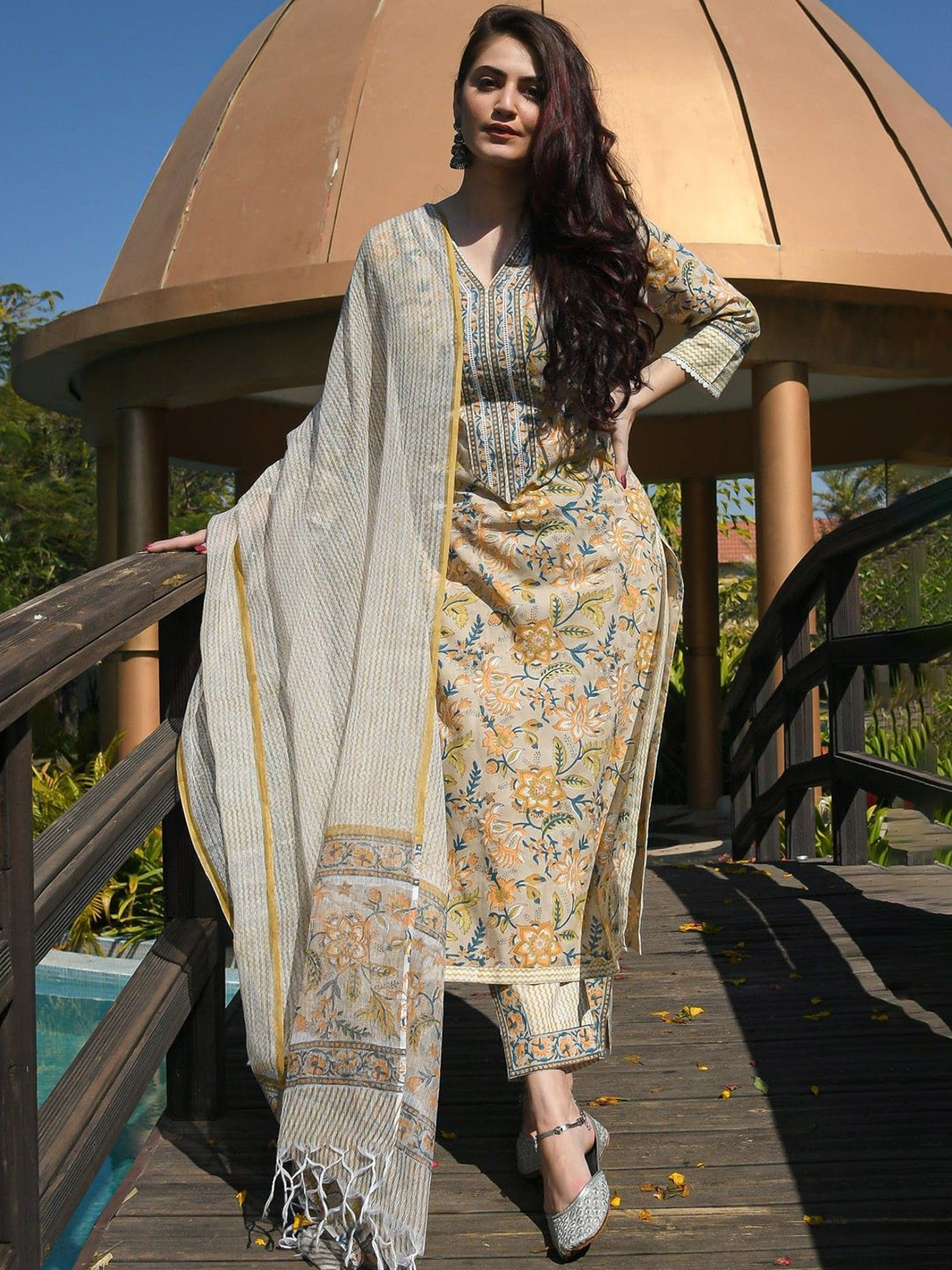 

PMD Fashion Women Floral Printed Regular Kurta with Palazzos & With Dupatta, Yellow