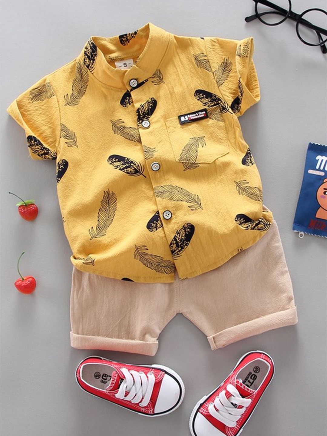 

LULU & SKY Boys Printed Shirt with Shorts, Yellow