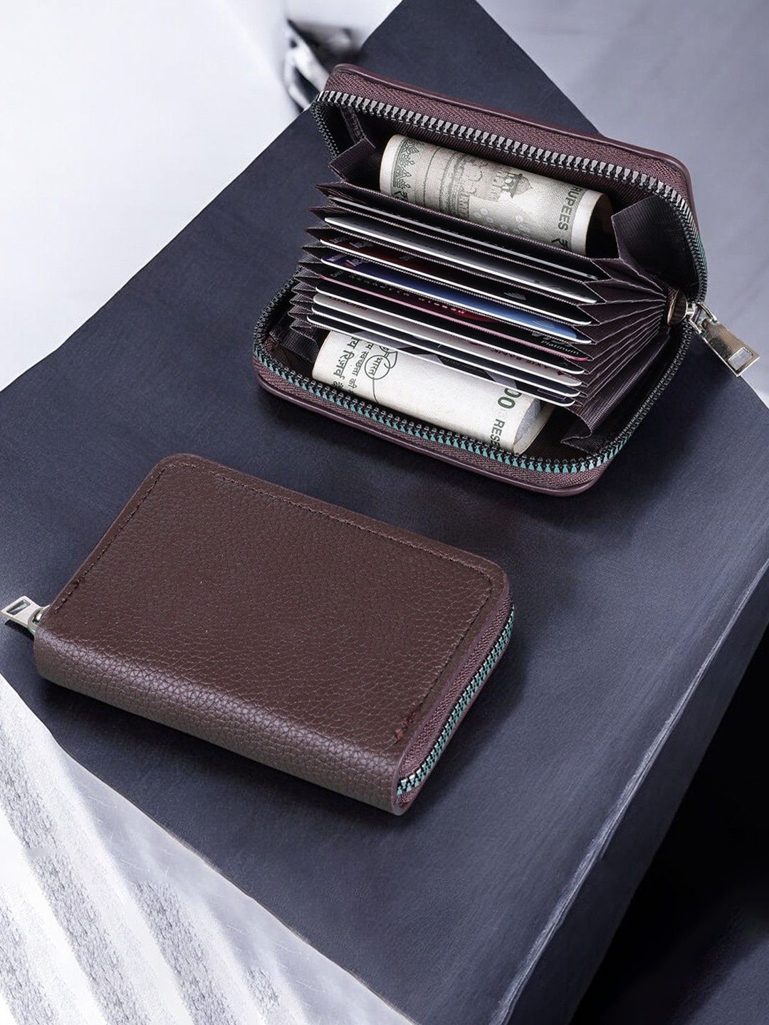 

WATCHSTAR Men Zip Detail Leather Card Holder, Brown