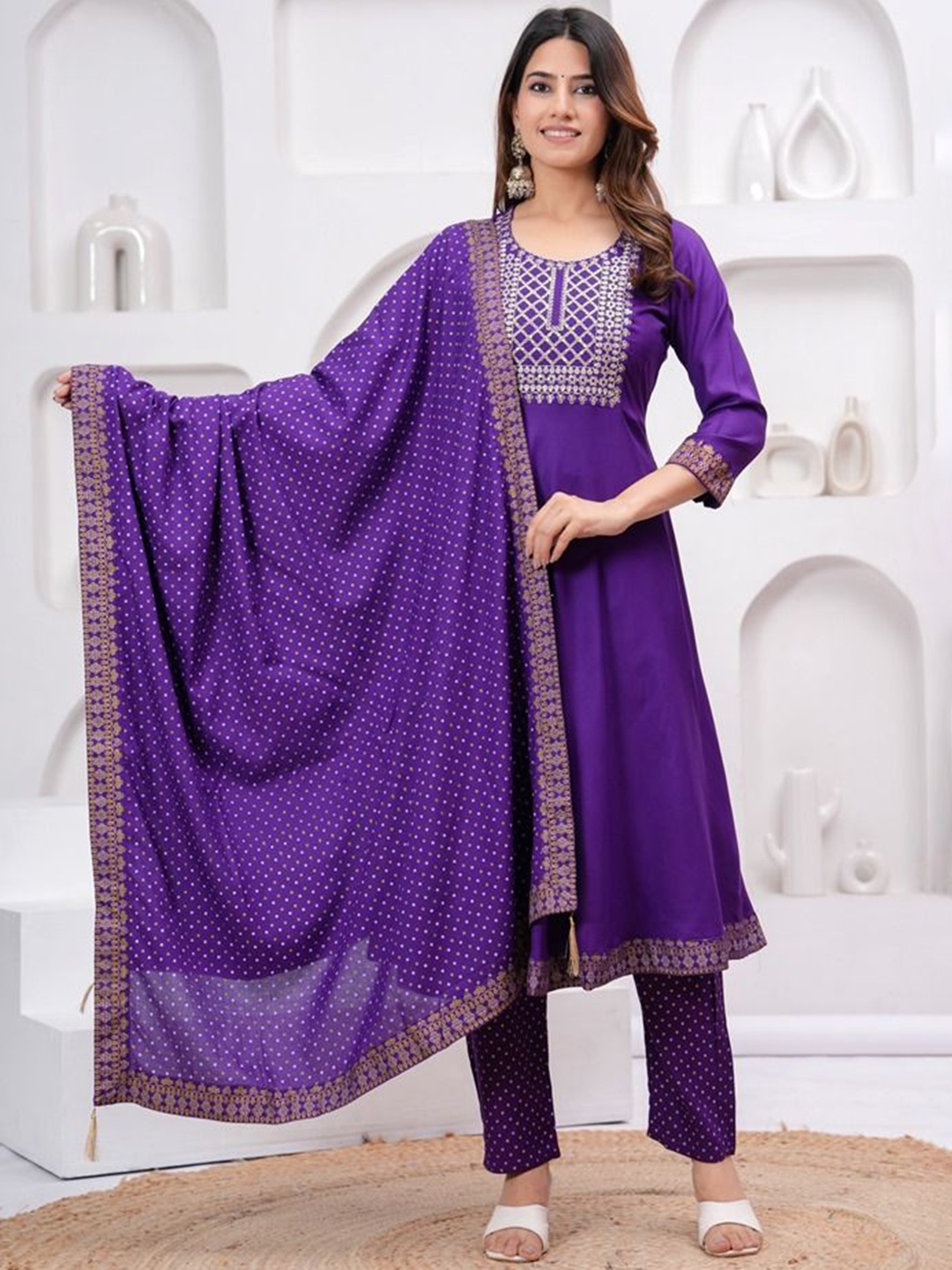 

Bunai Dhaga Women Ethnic Motifs Yoke Design Regular Thread Work Kurta with Trousers & With Dupatta, Purple