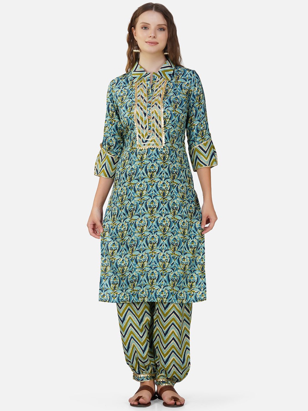 

Charitra Women Floral Printed Regular Kurta with Trousers, Green