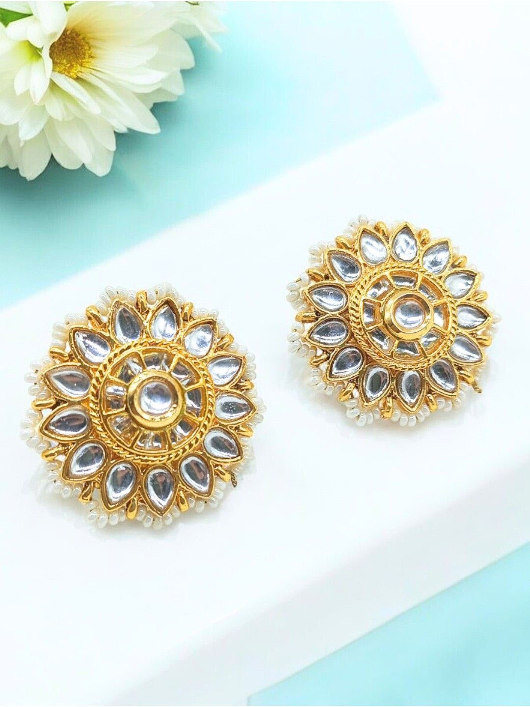 

Anouk Contemporary Studs Earrings, Gold