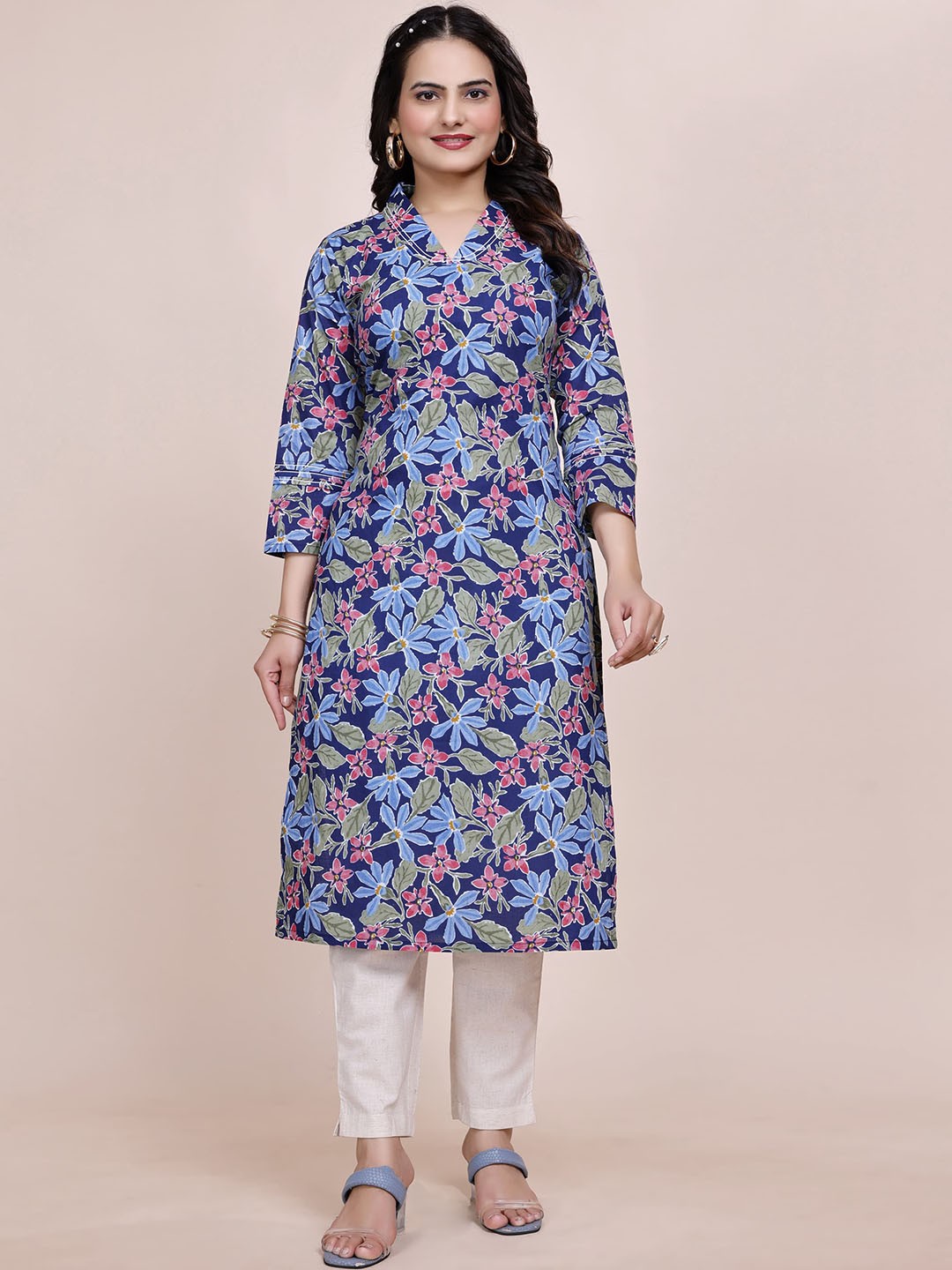 

NAY Women Floral Printed Sequinned Kurta, Blue