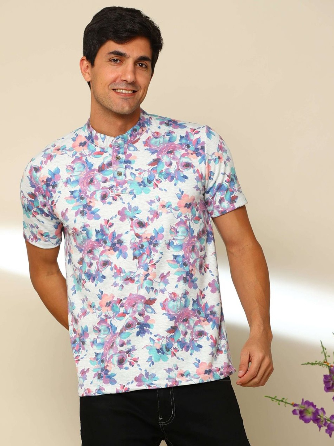

Estilocus Men Floral Printed Henley Neck Pockets T-shirt, Multi