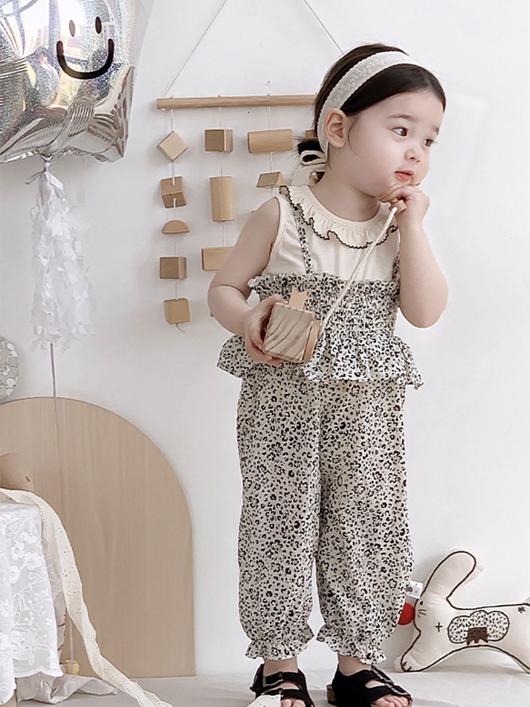 

LULU & SKY Girls Printed Top with Trousers, White