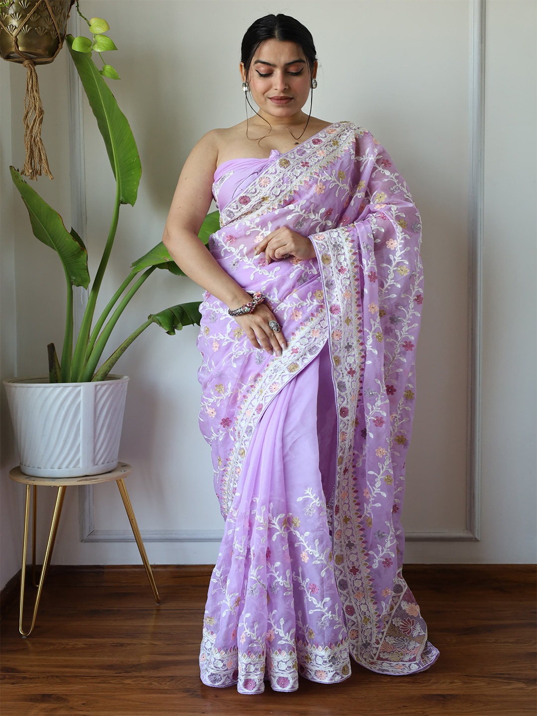 

LeeliPeeri Designer Floral Embroidered Net Saree, Lavender