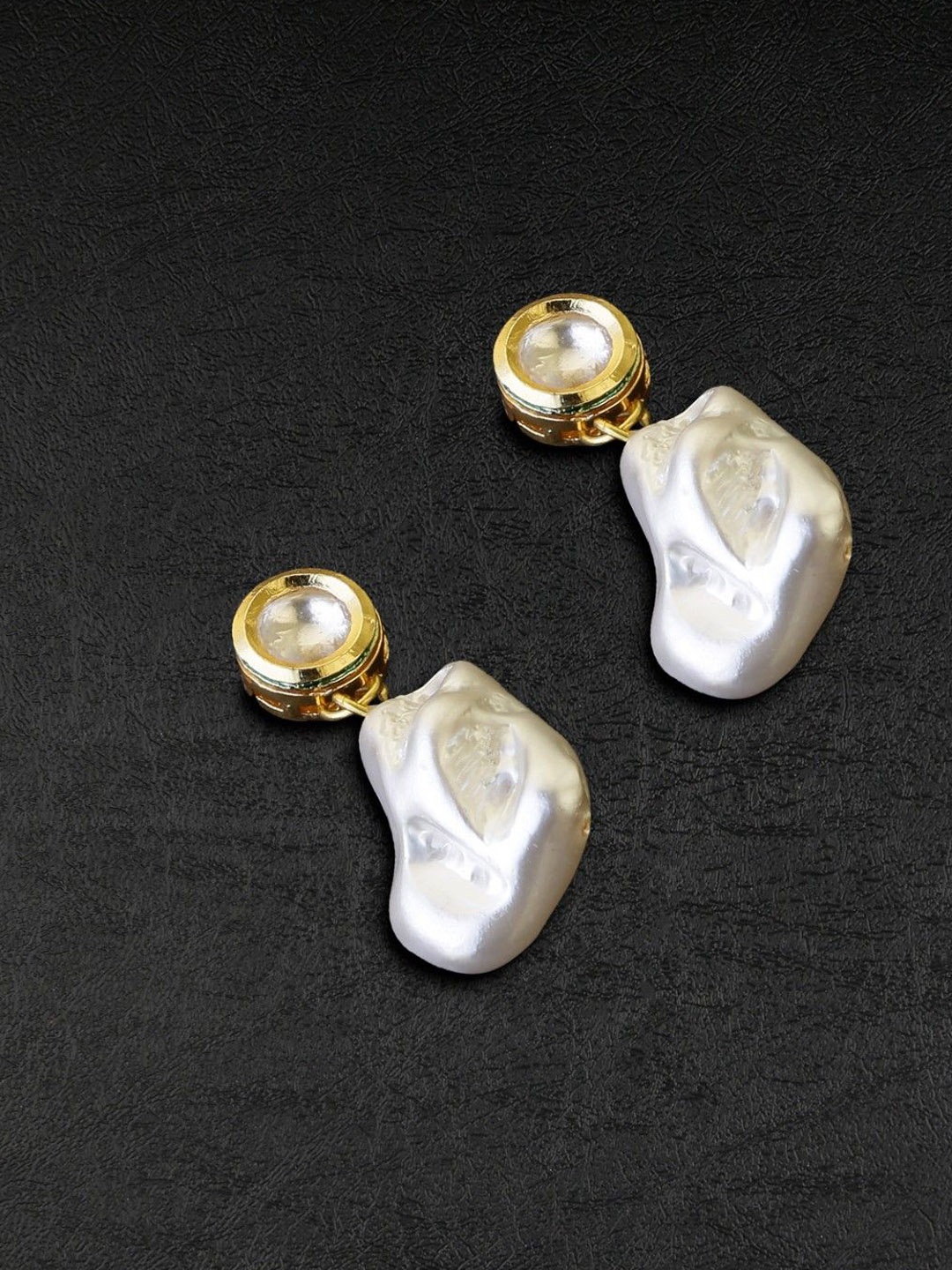 

Anouk Contemporary Studs Earrings, Gold