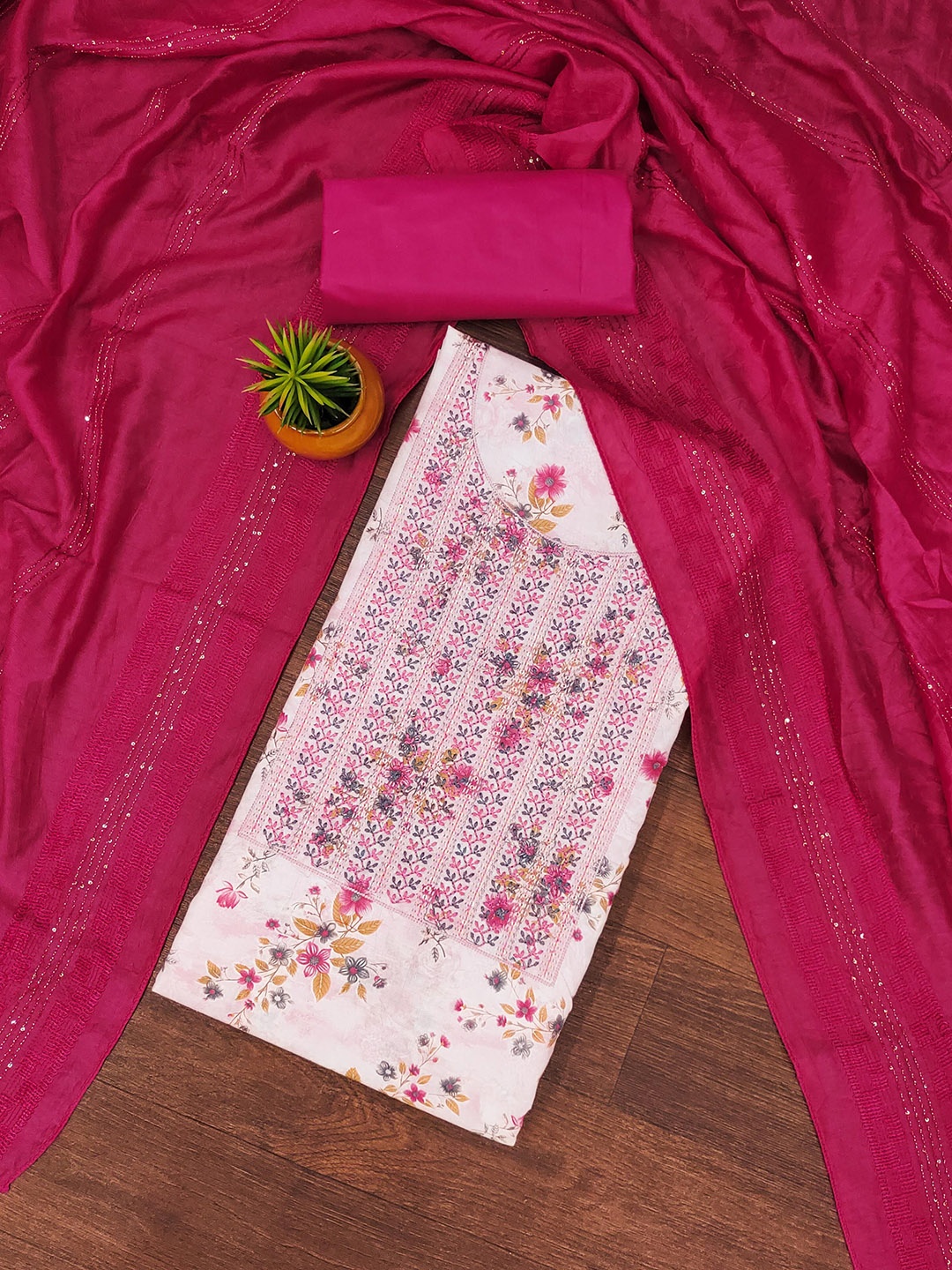 

SHADOW & SAINING Embroidered Unstitched Dress Material, Pink