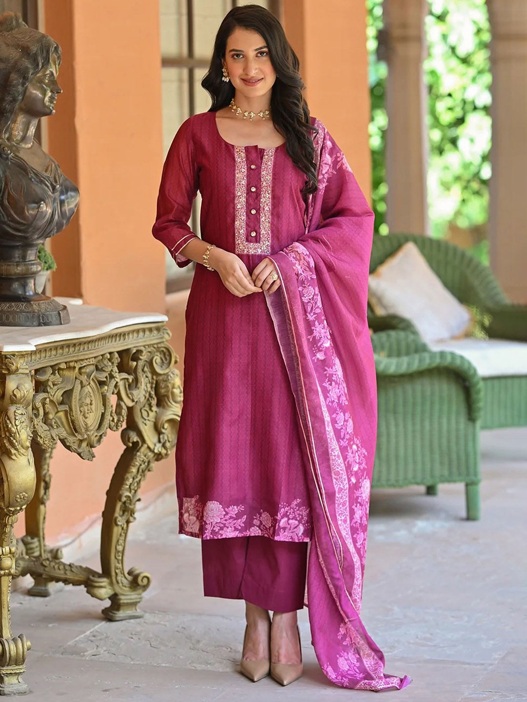 

Divyadham Textiles Women Paisley Embroidered Regular Thread Work Kurti with Pyjamas & With Dupatta, Pink