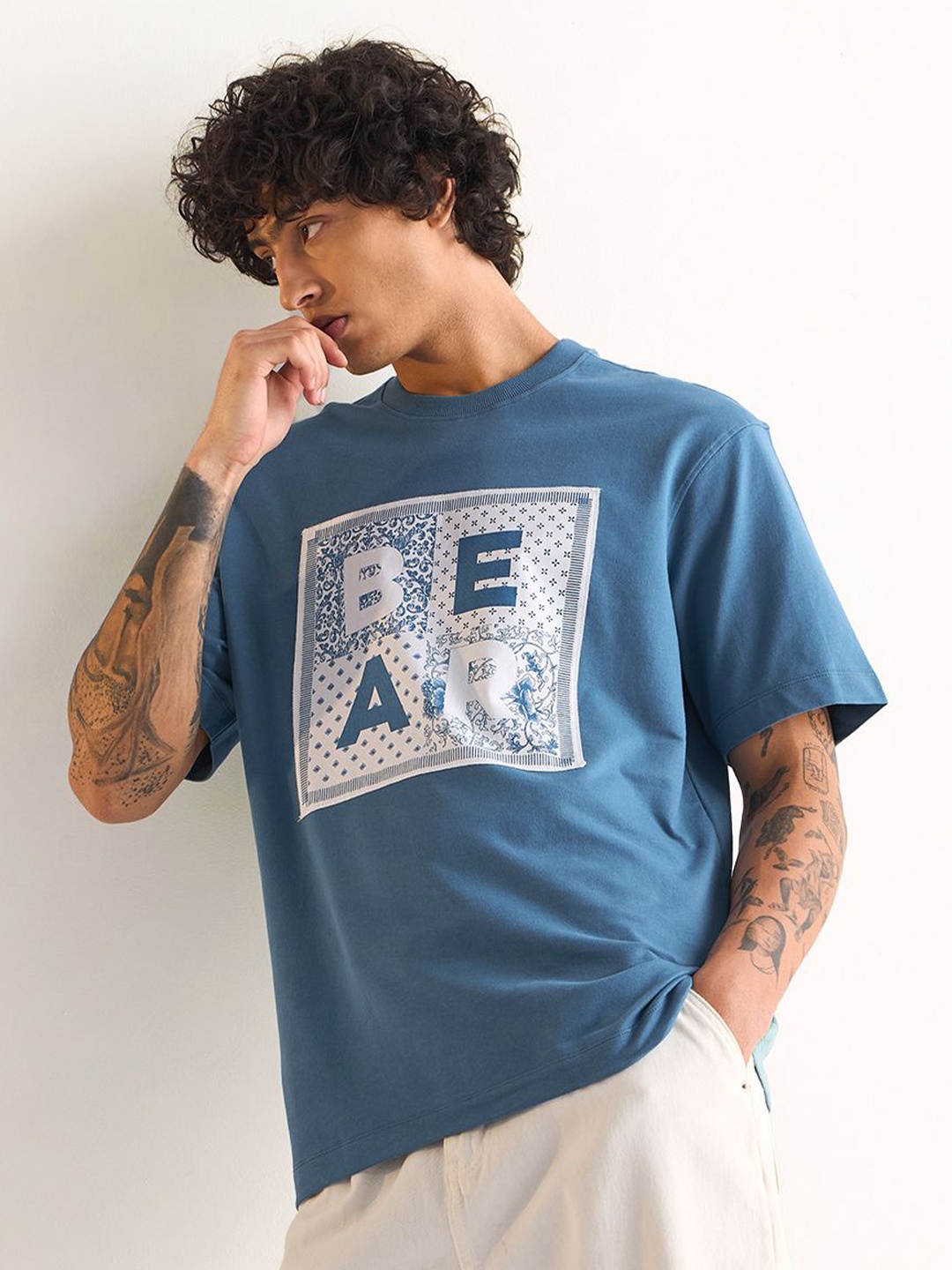 

THE BEAR HOUSE Men Printed Drop-Shoulder Sleeves T-shirt, Blue