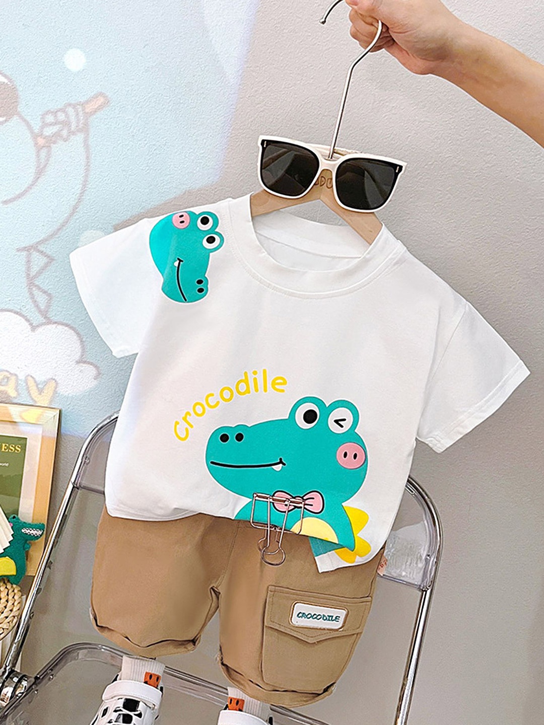 

LULU & SKY Unisex Kids Printed T-shirt with Shorts, White