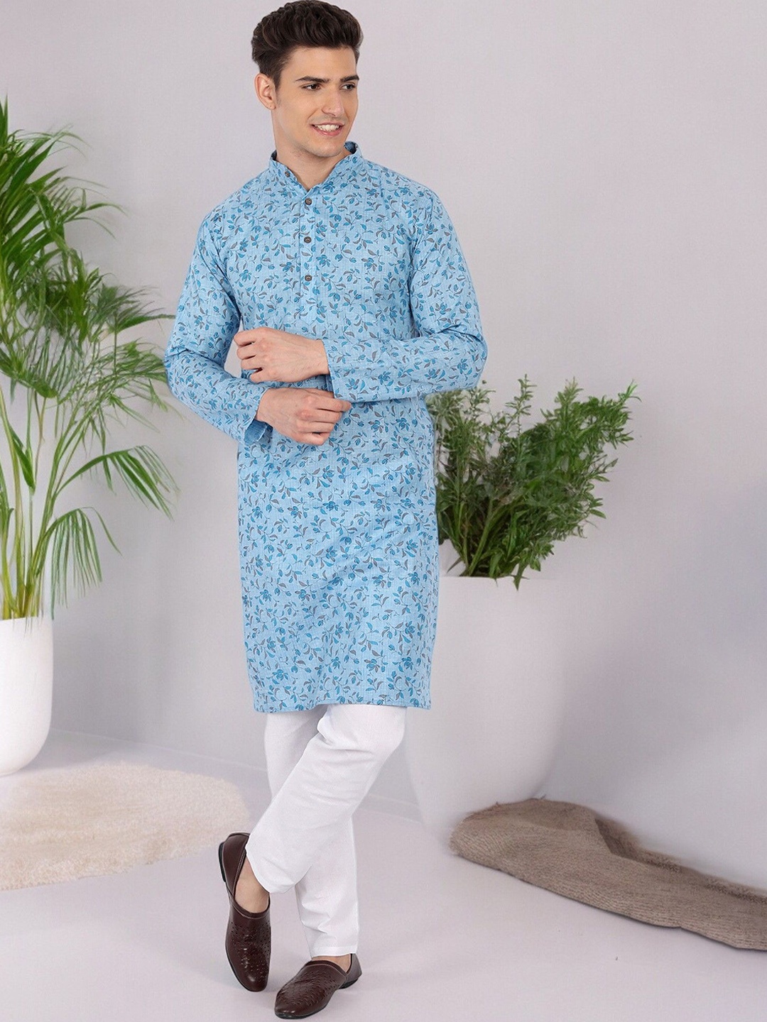 

SKAVIJ Men Floral Printed Regular Pure Cotton Kurta with Pyjamas, Blue