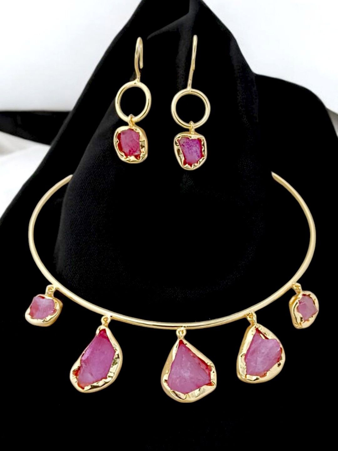 

TISHUL JEWELS Gold-Plated Stone-Studded Jewellery Set