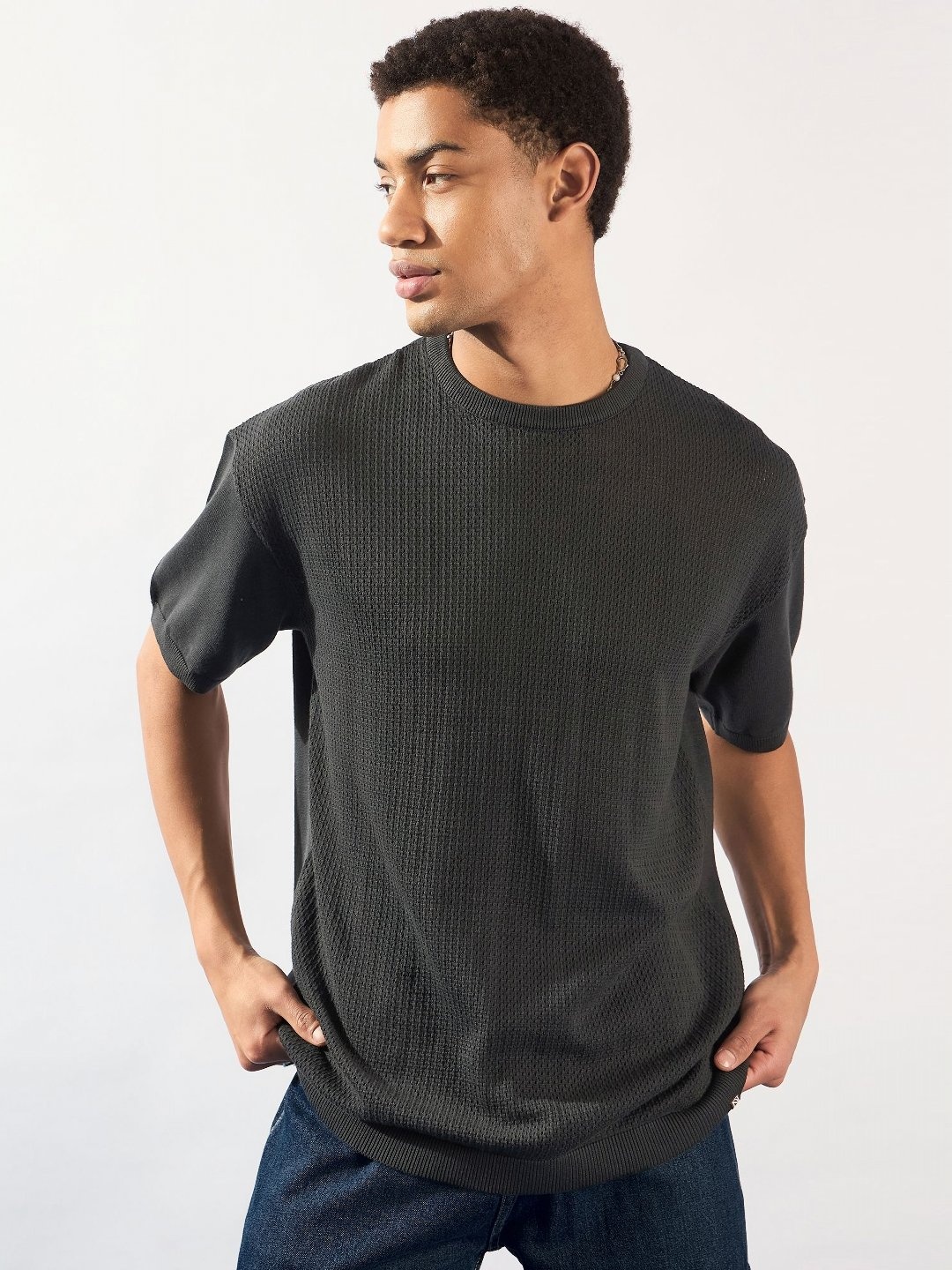 

DENNISON Men Oversized Round Neck Knitted T-Shirt, Charcoal