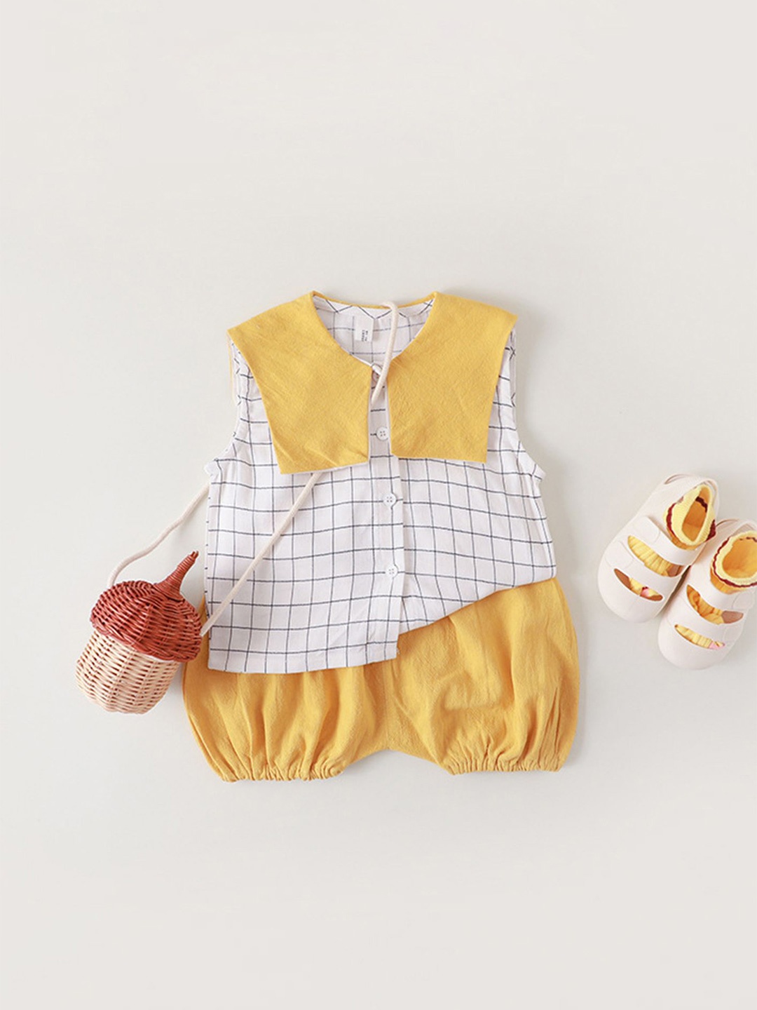 

LULU & SKY Unisex Kids Printed Top with Shorts, Yellow
