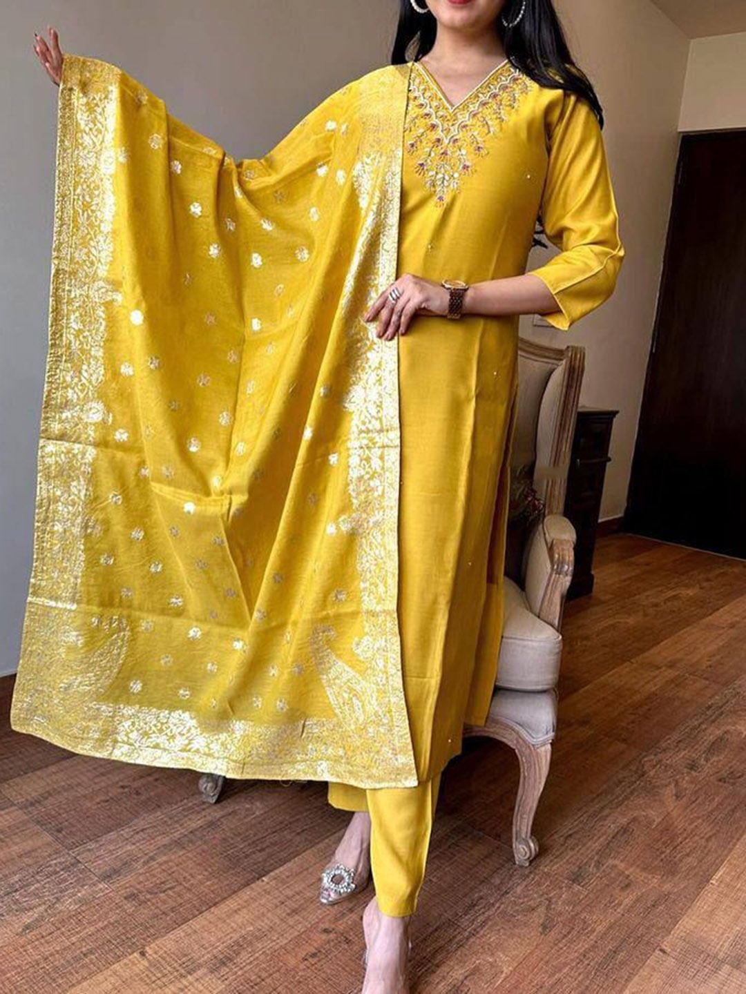 

Mitera Women Floral Embroidered Regular Chanderi Silk Kurta with Trousers & With Dupatta, Yellow
