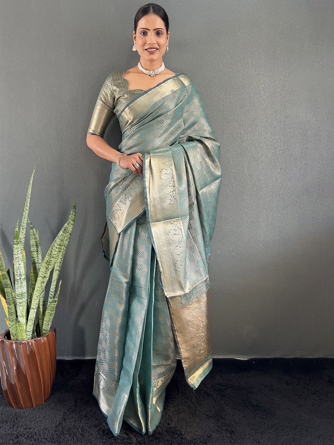 

A TO Z CART Woven Design Zari Tissue Saree, Teal