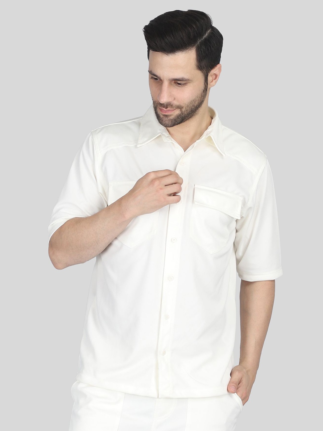 

Raxedo Men Henley Neck Pockets T-shirt, Off white