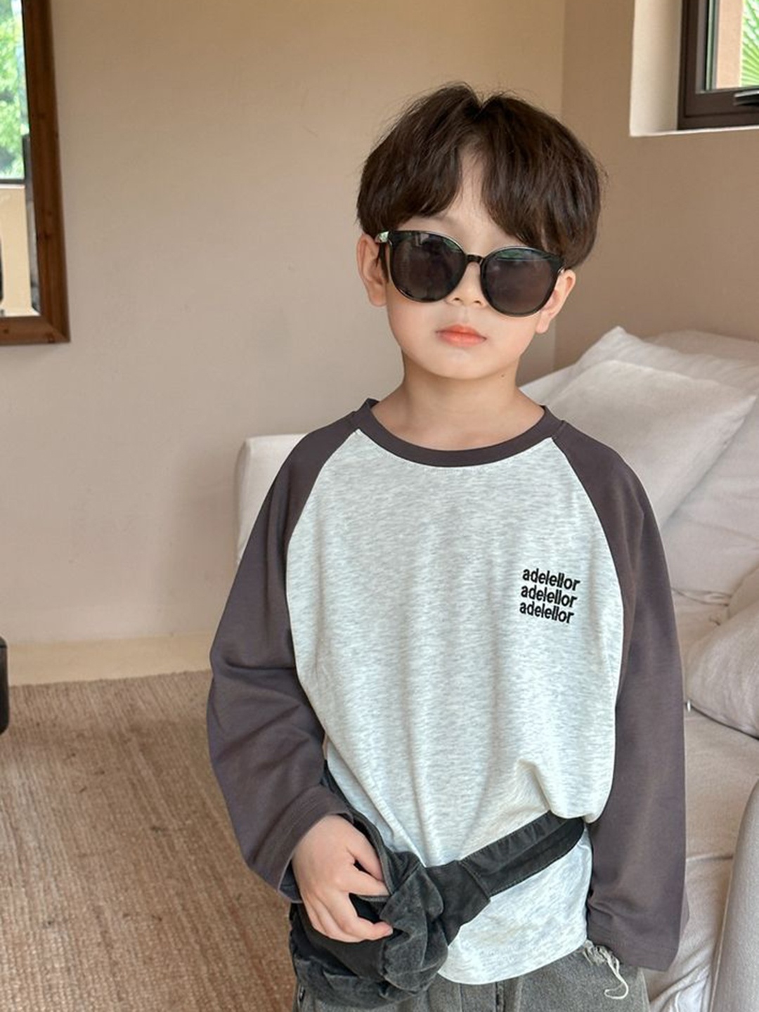 

LULU & SKY Kids Colourblocked Drop-Shoulder Sleeves Applique T-shirt, Grey