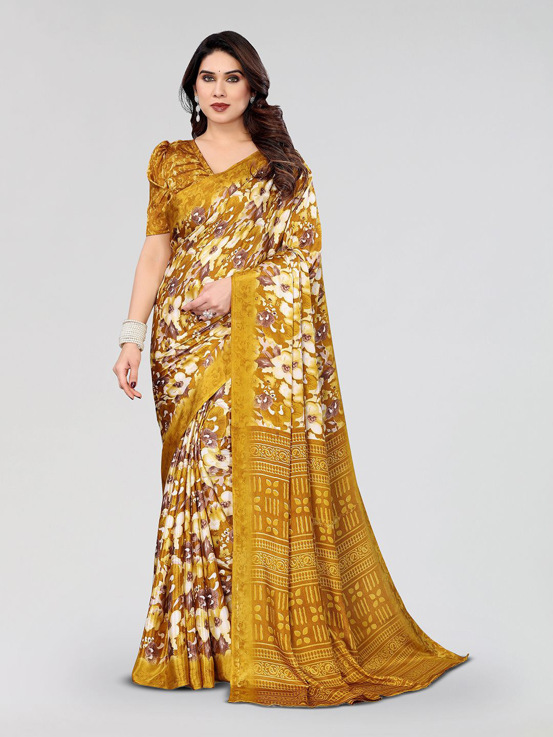 

Moda Rapido Floral Silk Blend Saree, Gold