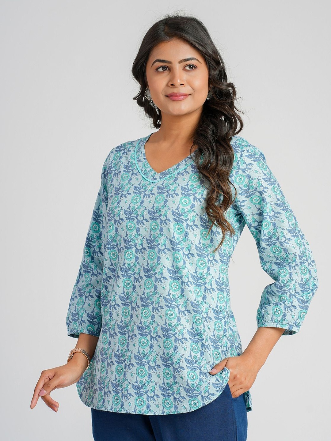 

Cotton Curio Floral Printed Pure Cotton Kurti, Blue