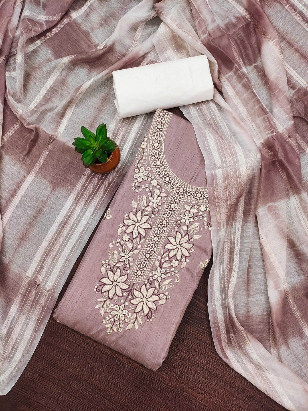 

SHADOW & SAINING Embroidered Unstitched Dress Material, Purple
