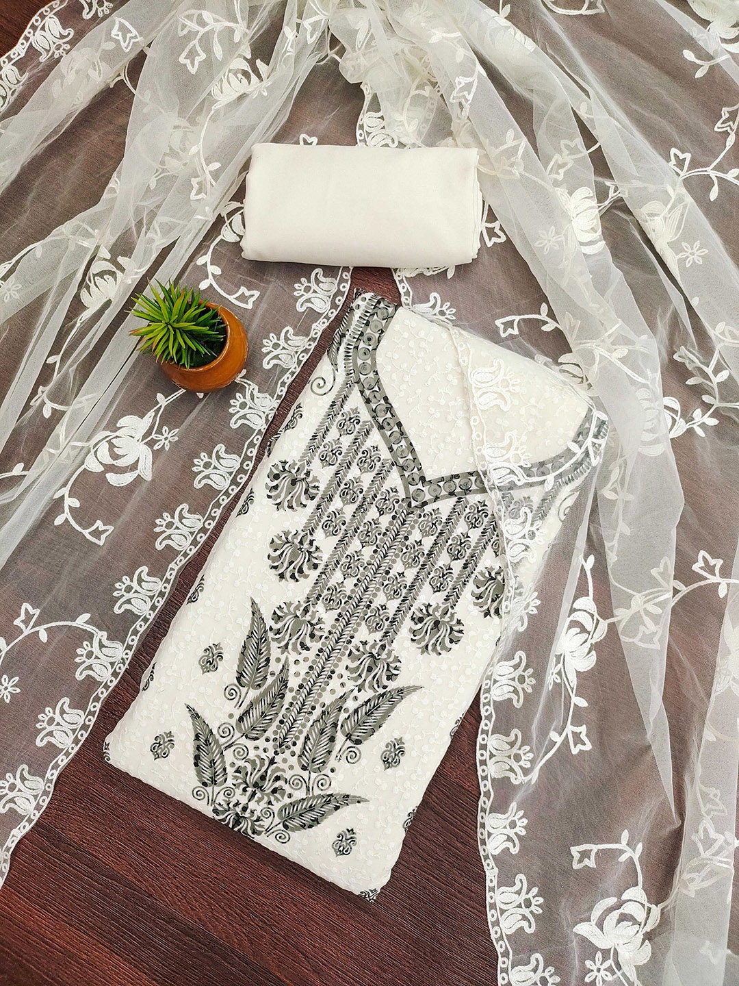 

SHADOW & SAINING Embroidered Silk Georgette Unstitched Dress Material, White