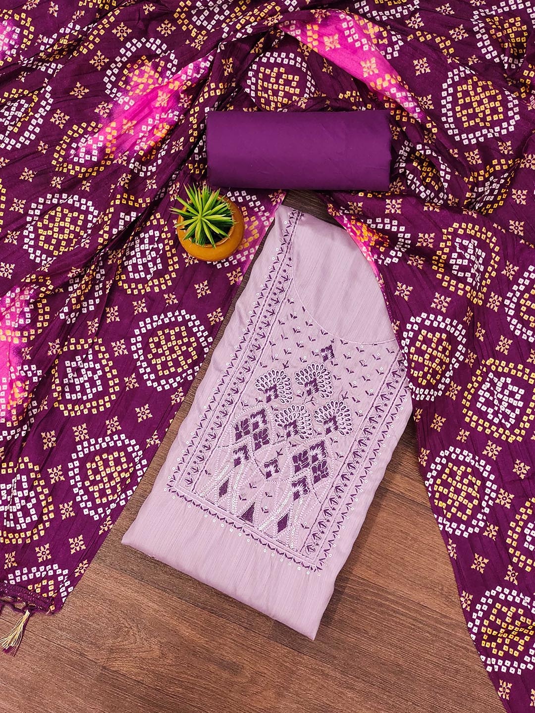 

SHADOW & SAINING Embroidered Unstitched Dress Material, Pink