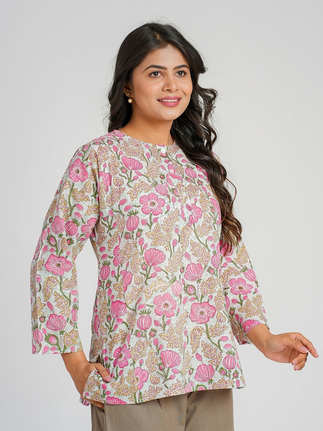 

Cotton Curio Floral Printed Pure Cotton Kurti, White