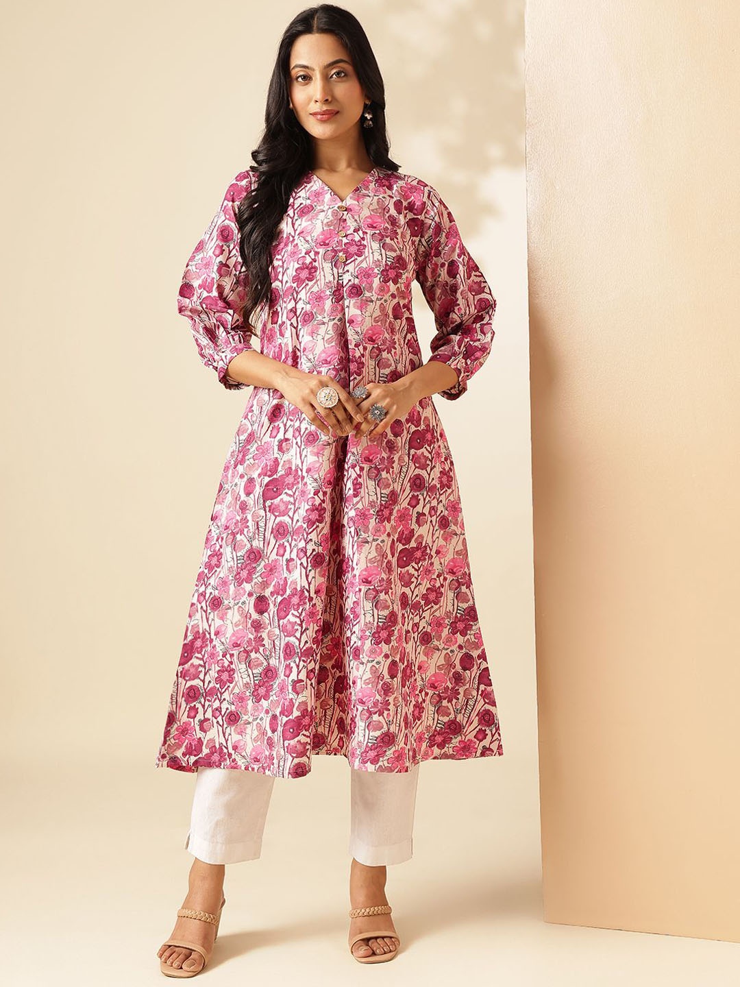 

Vbuyz Women Floral Printed Floral Kurta, Pink