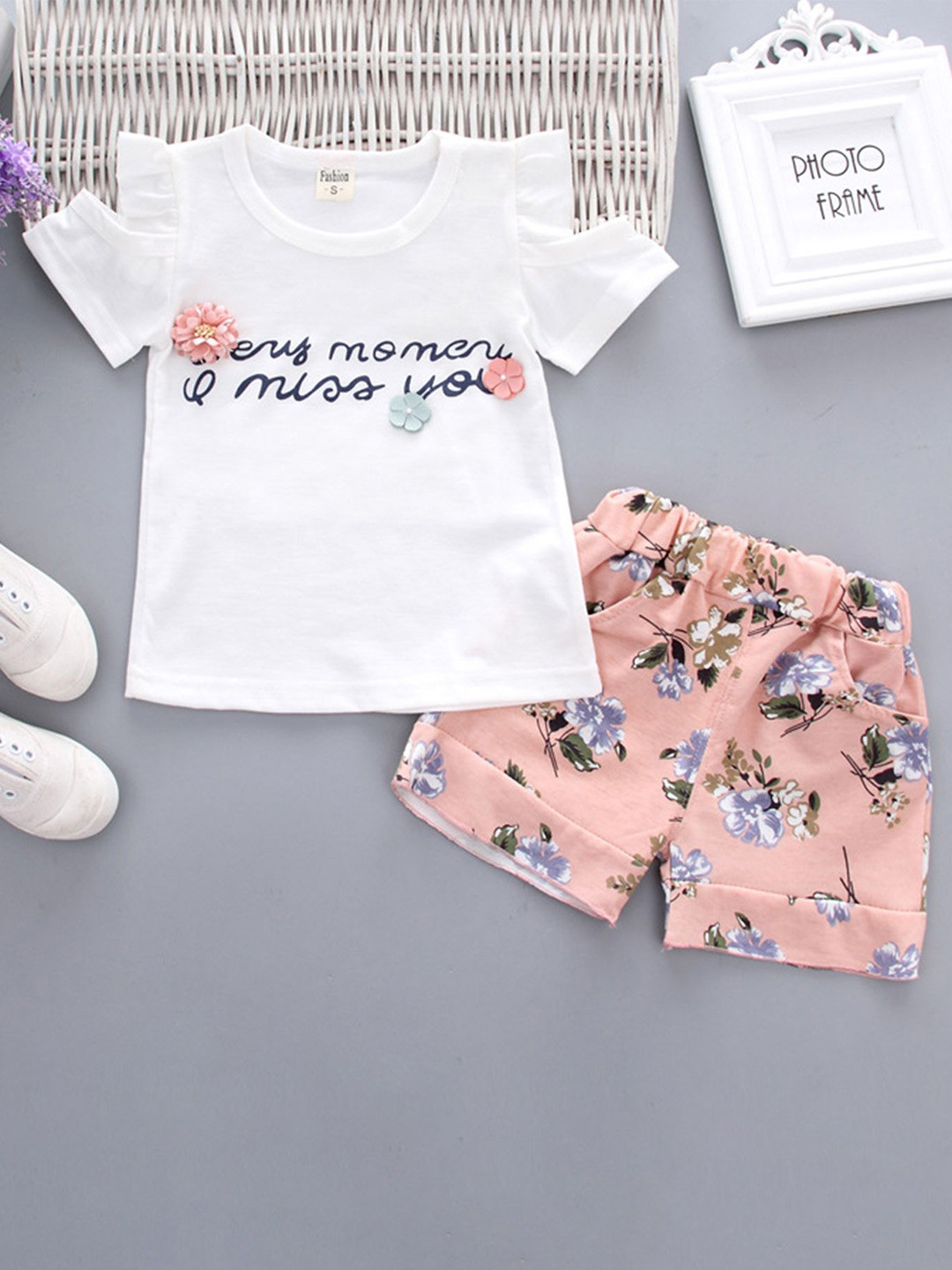 

LULU & SKY Girls Printed T-shirt with Shorts, White
