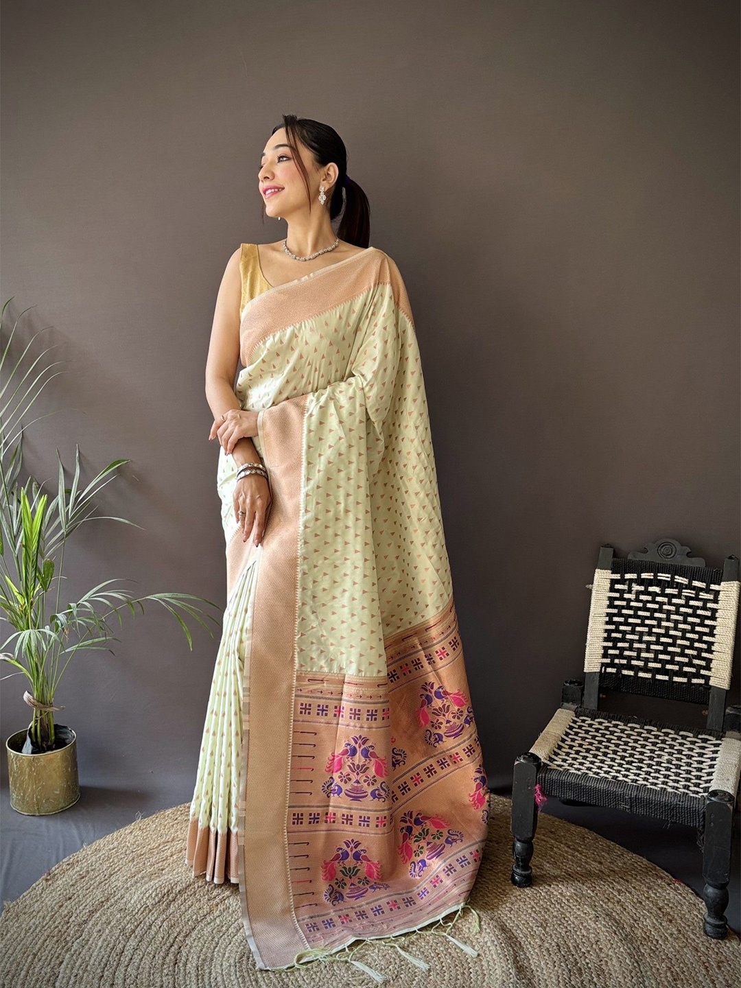 

LeeliPeeri Designer Woven Design Zari Silk Blend Banarasi Saree, Off white