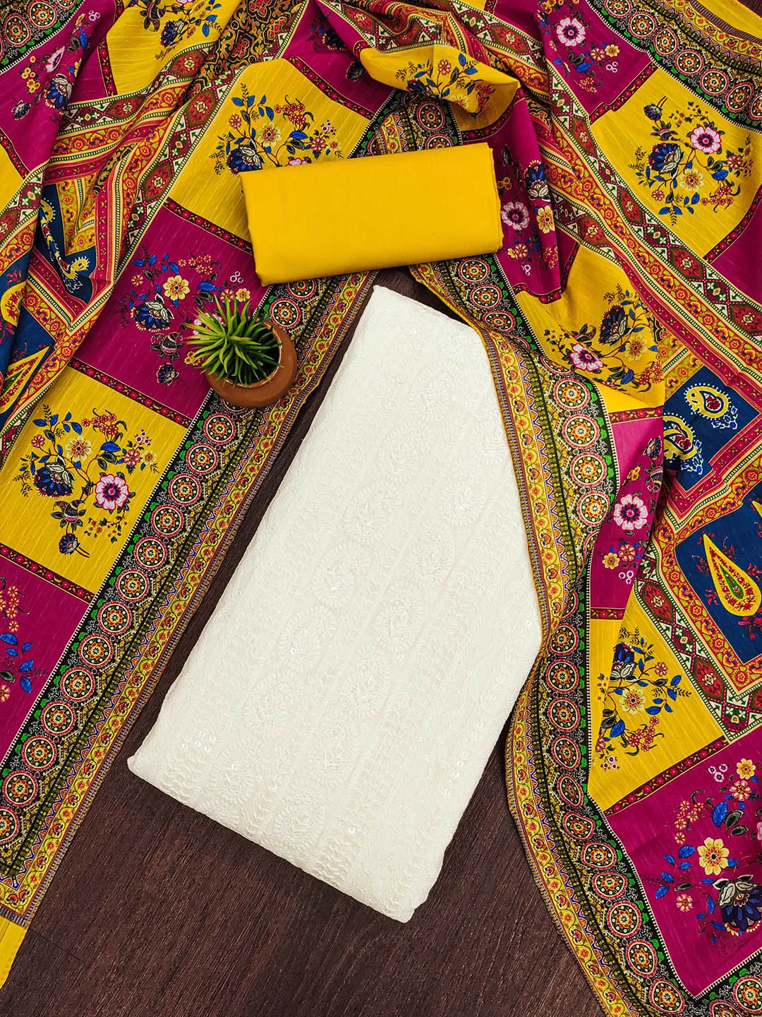

SHADOW & SAINING Embroidered Unstitched Dress Material, White