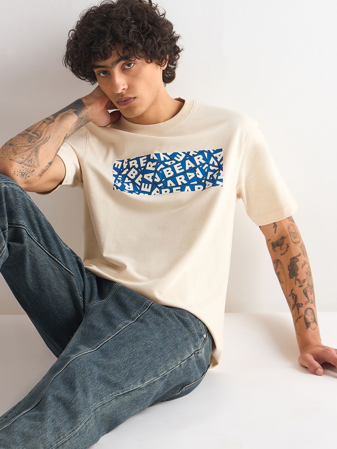 

THE BEAR HOUSE Men Printed Drop-Shoulder Sleeves T-shirt, Cream