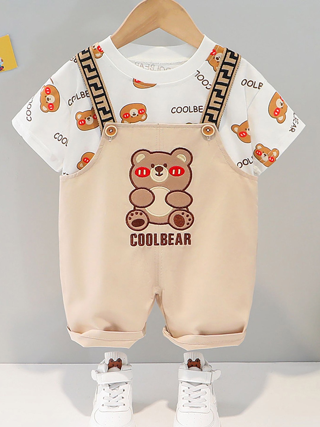 

LULU & SKY Printed T-shirt With Dungaree, Khaki
