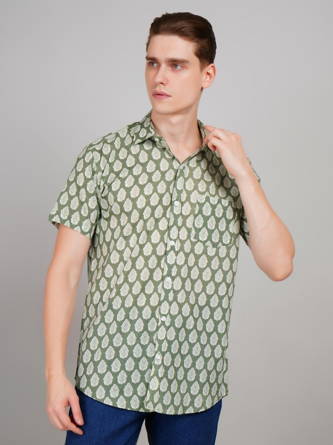 

Le Mec Men Floral Opaque Printed Casual Shirt, Green