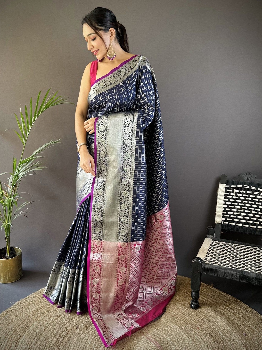 

LeeliPeeri Designer Woven Design Zari Silk Blend Saree, Navy blue