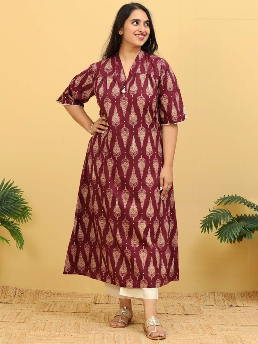 

Amaya Women Anarkali Kurta, Maroon