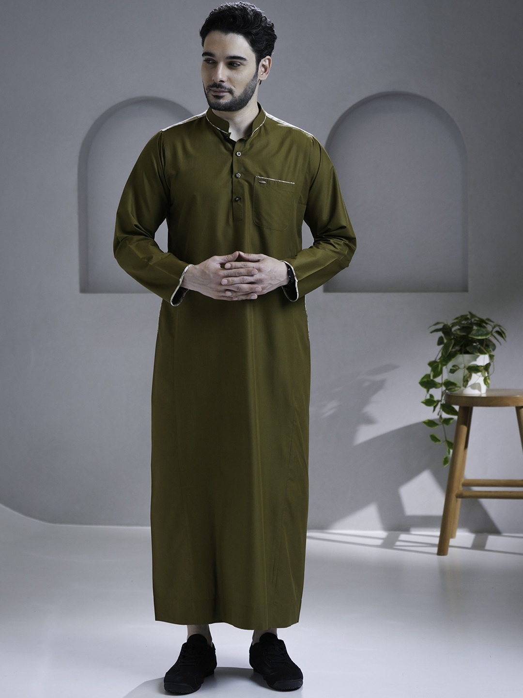 

MASHROO Men Thread Work Kurta, Brown