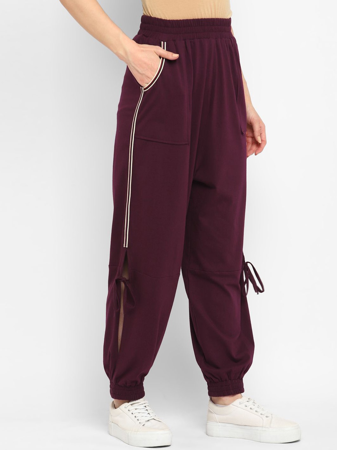 

Taurus Women Textured Printed Joggers Trousers, Maroon